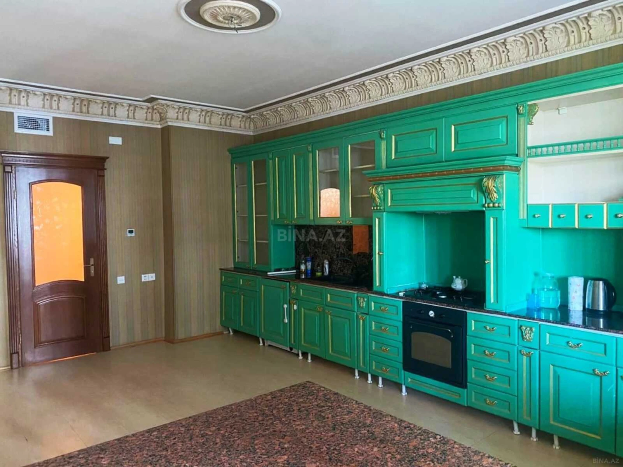Satılır 4 otaqlı mənzil 250 m²