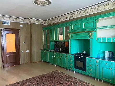 Satılır 4 otaqlı mənzil 250 m²