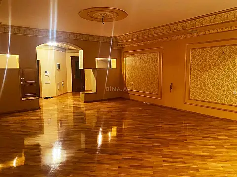 Satılır 4 otaqlı mənzil 250 m²