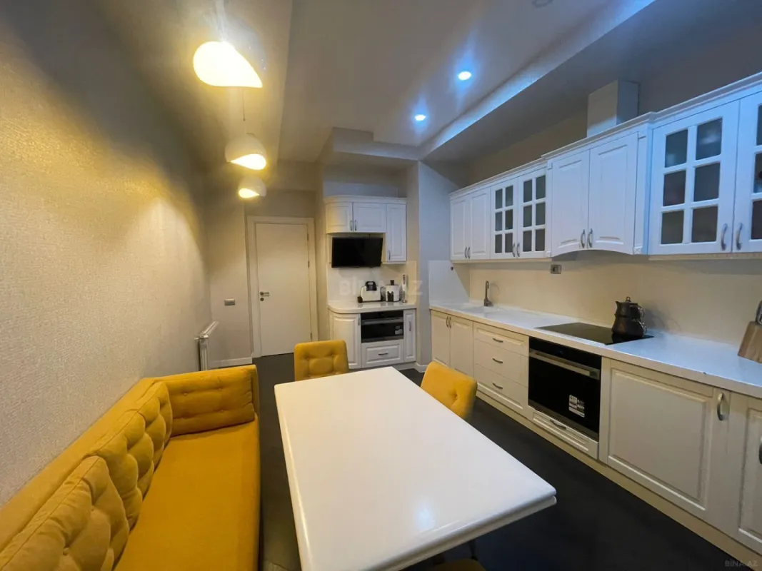 Kirayə verilir 3 otaqlı mənzil 155 m²