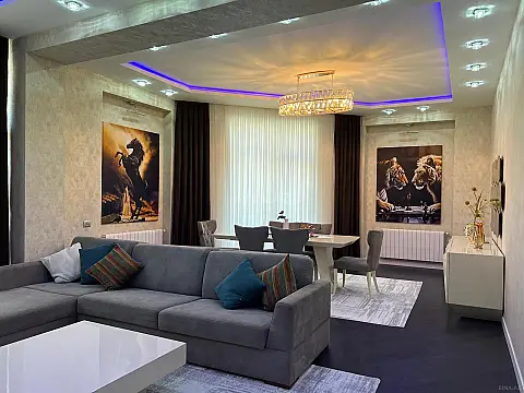 Kirayə verilir 3 otaqlı mənzil 155 m²