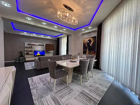 Kirayə verilir 3 otaqlı mənzil 155 m²