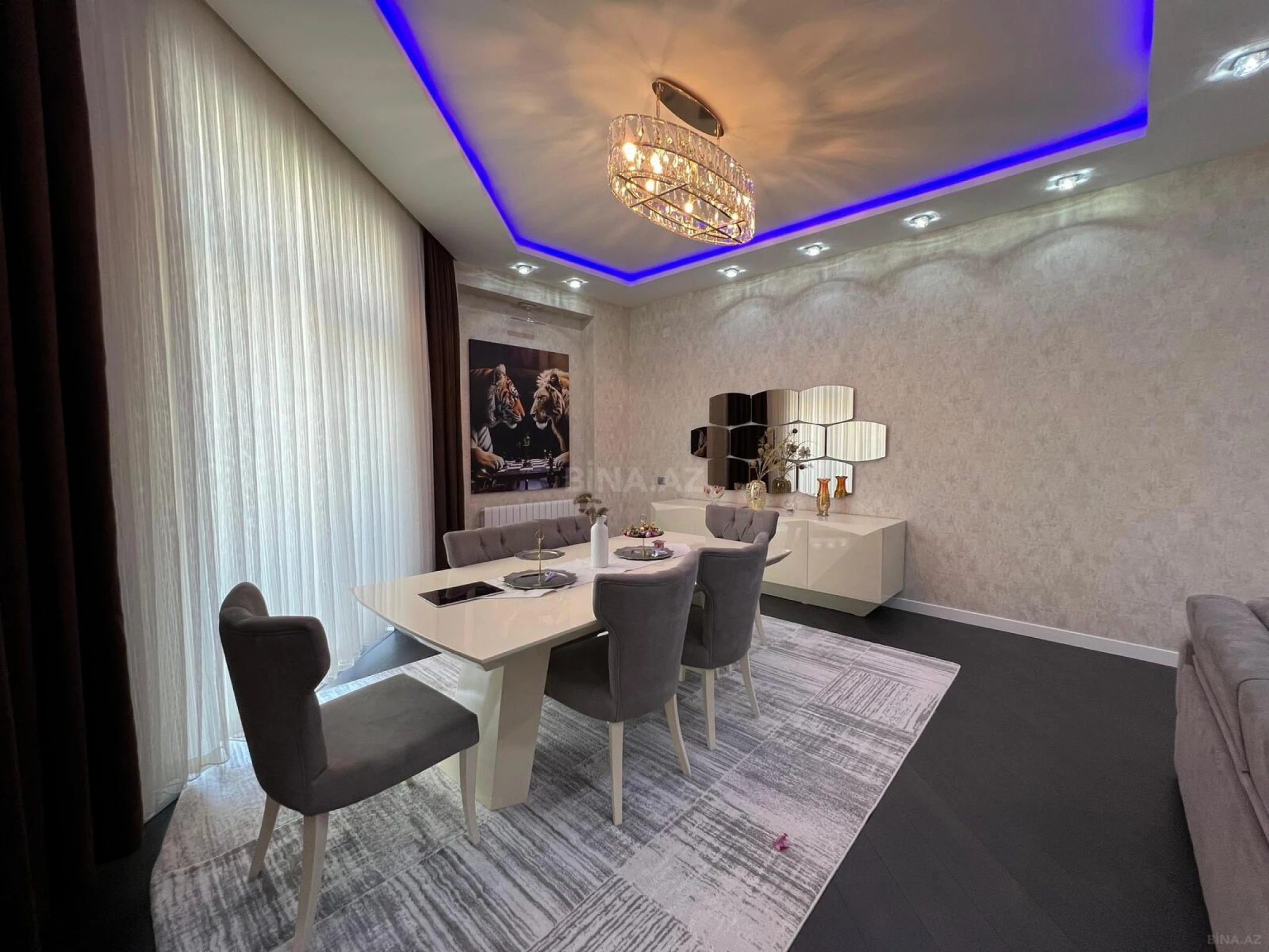 Kirayə verilir 3 otaqlı mənzil 155 m²