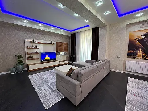 Kirayə verilir 3 otaqlı mənzil 155 m²