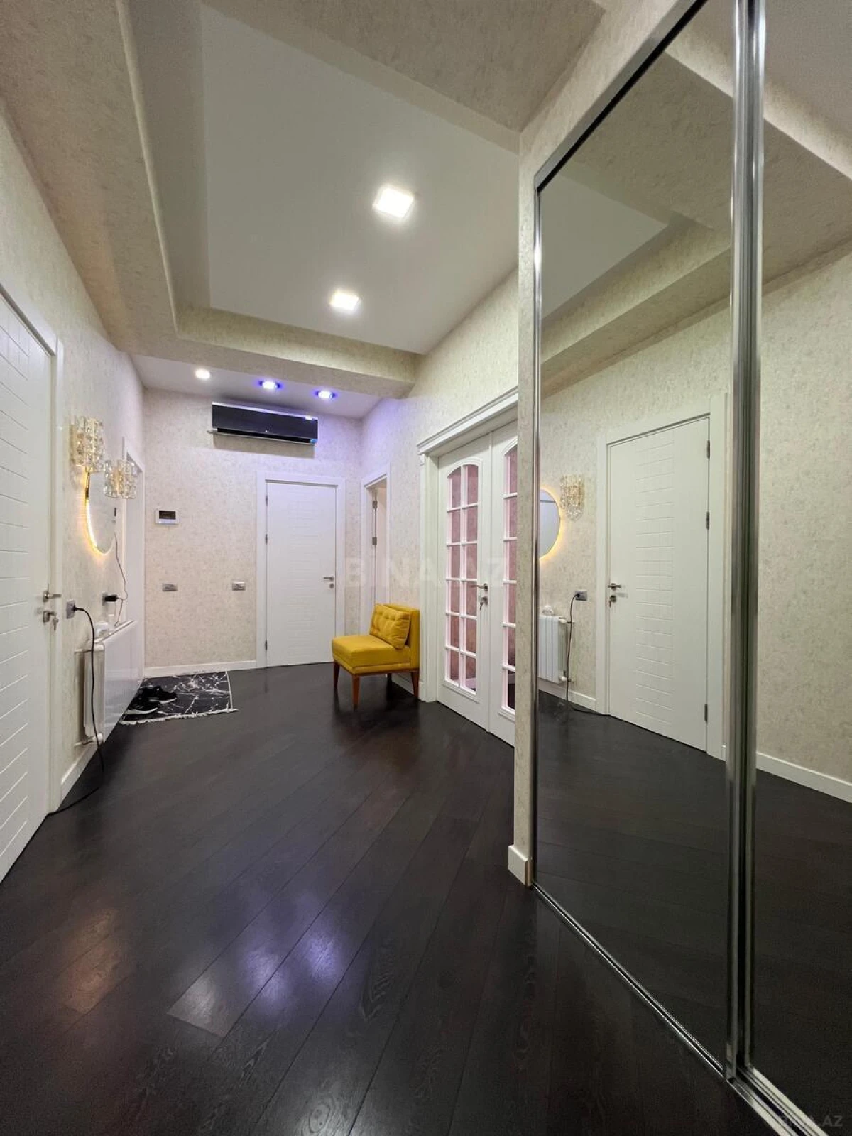 Kirayə verilir 3 otaqlı mənzil 155 m²