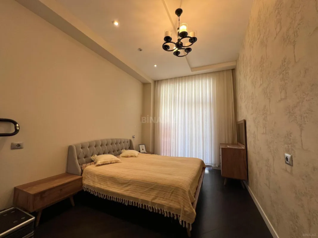 Kirayə verilir 3 otaqlı mənzil 155 m²
