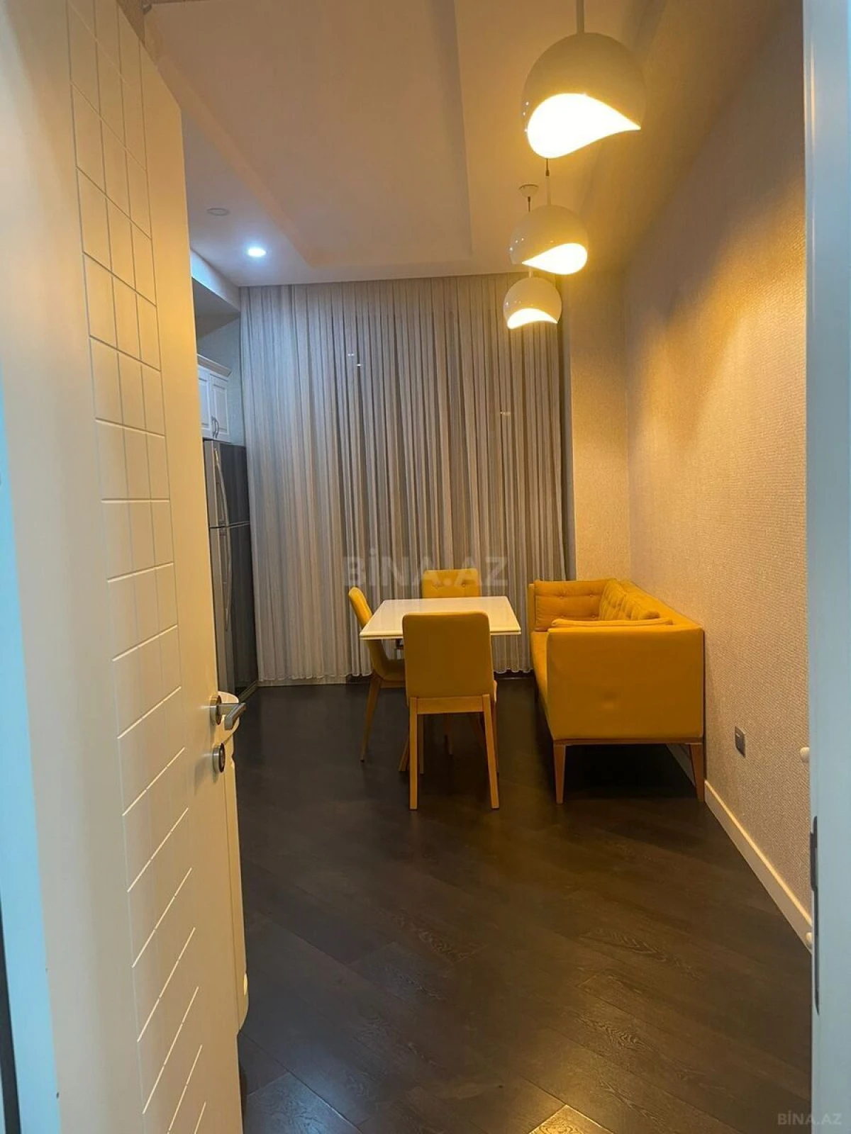 Kirayə verilir 3 otaqlı mənzil 155 m²