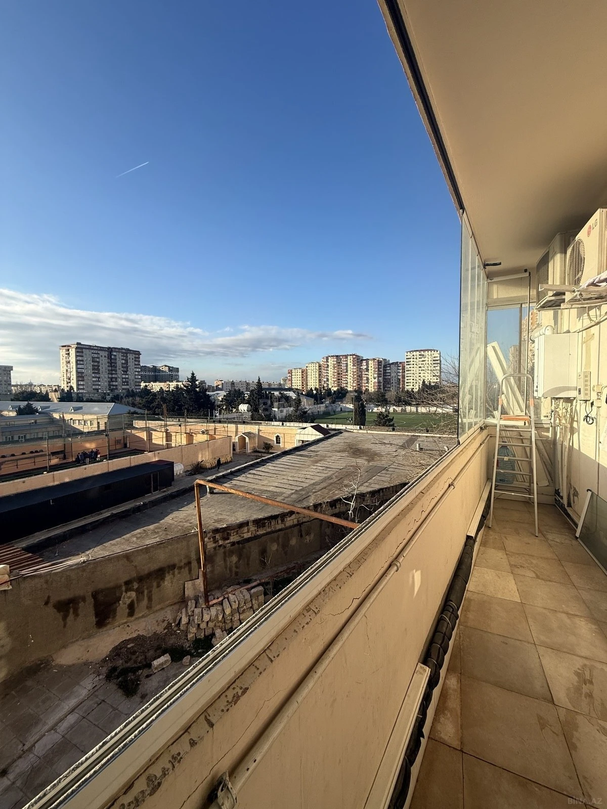 Satılır 3 otaqlı mənzil 150 m²