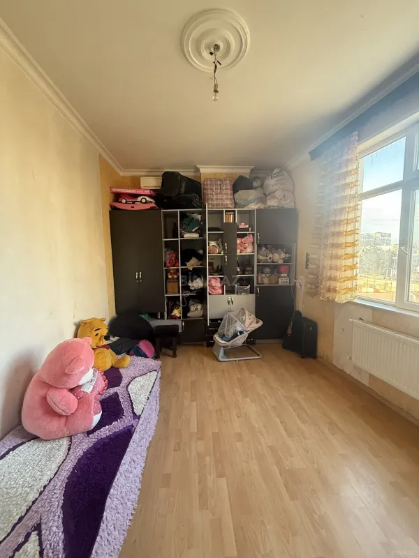 Satılır 3 otaqlı mənzil 150 m²
