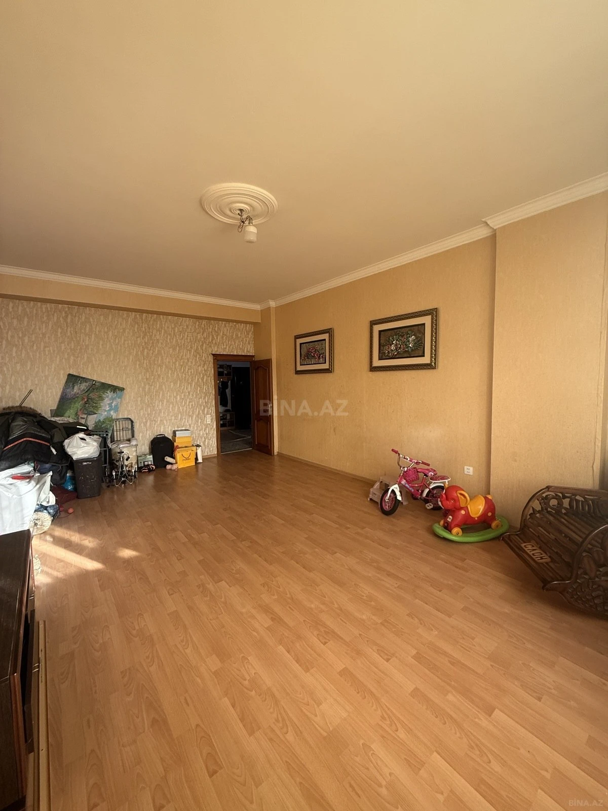 Satılır 3 otaqlı mənzil 150 m²