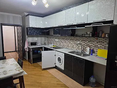 Kirayə verilir 2 otaqlı mənzil 100 m²