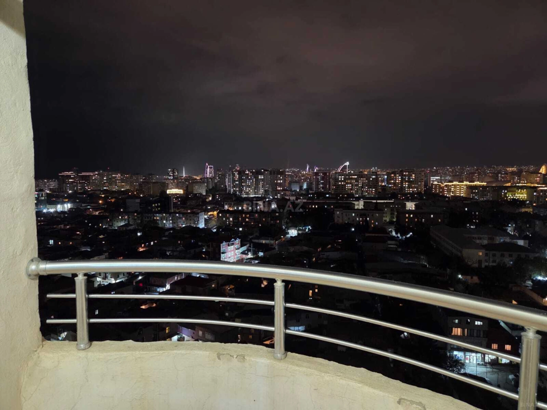 Kirayə verilir 2 otaqlı mənzil 100 m²