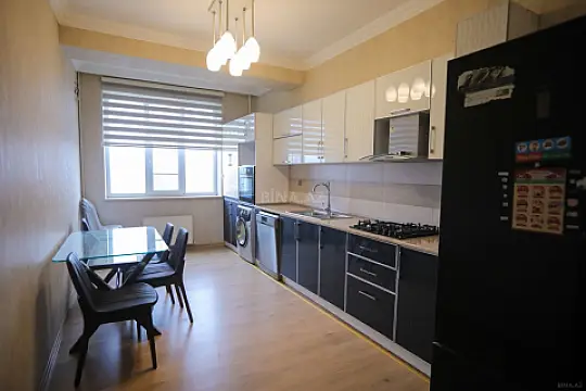 Satılır 3 otaqlı mənzil 120 m²