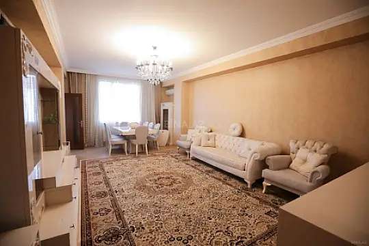 Satılır 3 otaqlı mənzil 120 m² — Bakı, İnşaatçılar 3 otaq 120.00 m²