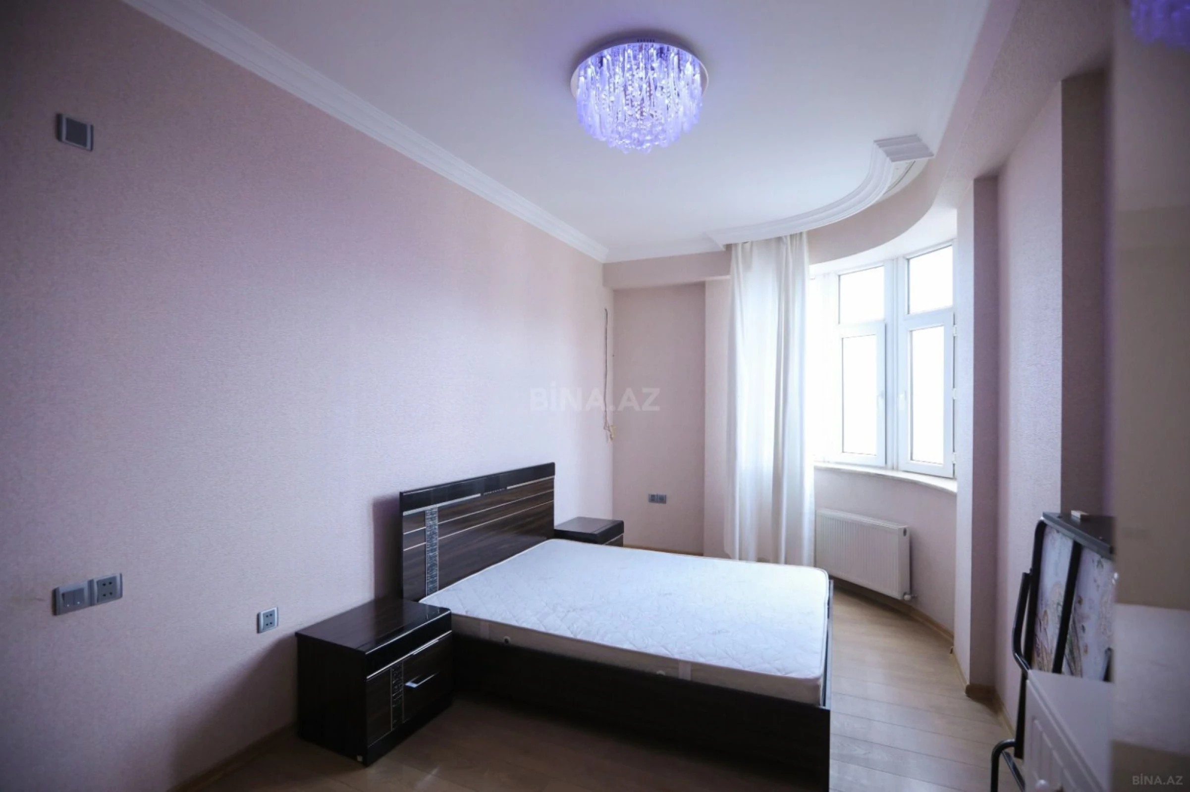 Satılır 3 otaqlı mənzil 120 m²