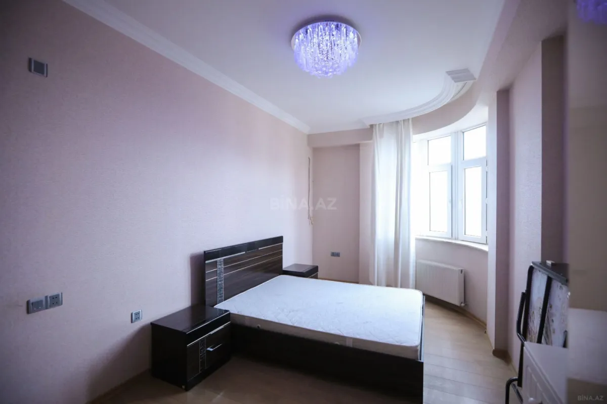 Satılır 3 otaqlı mənzil 120 m²