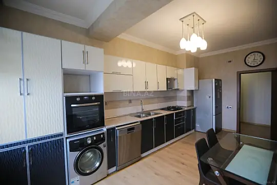 Satılır 3 otaqlı mənzil 120 m²