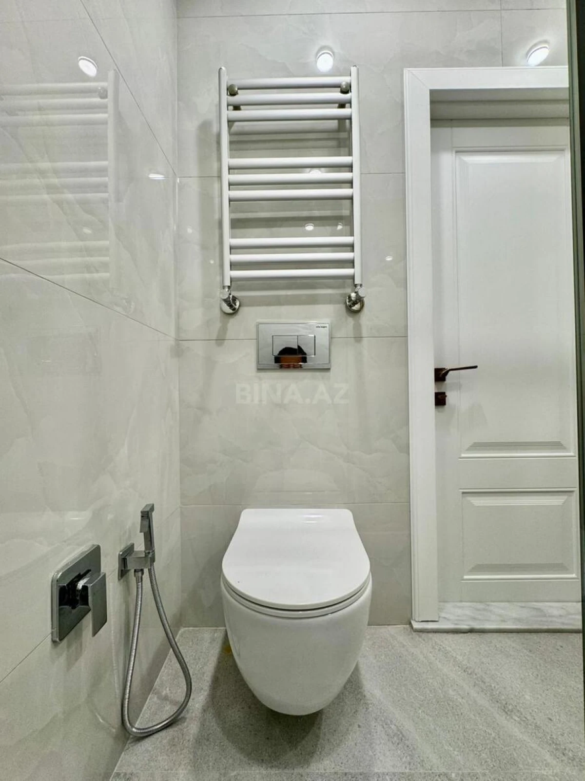 Satılır 2 otaqlı mənzil 65 m²