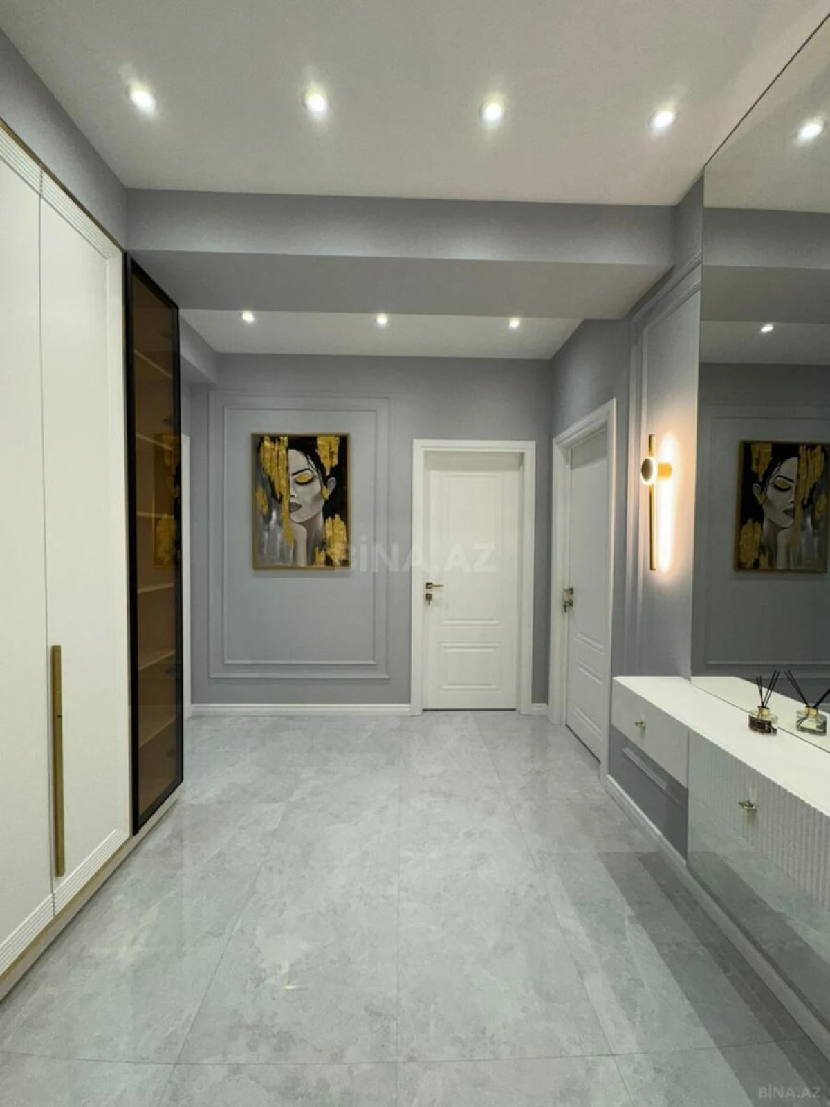 Satılır 3 otaqlı mənzil 97 m²