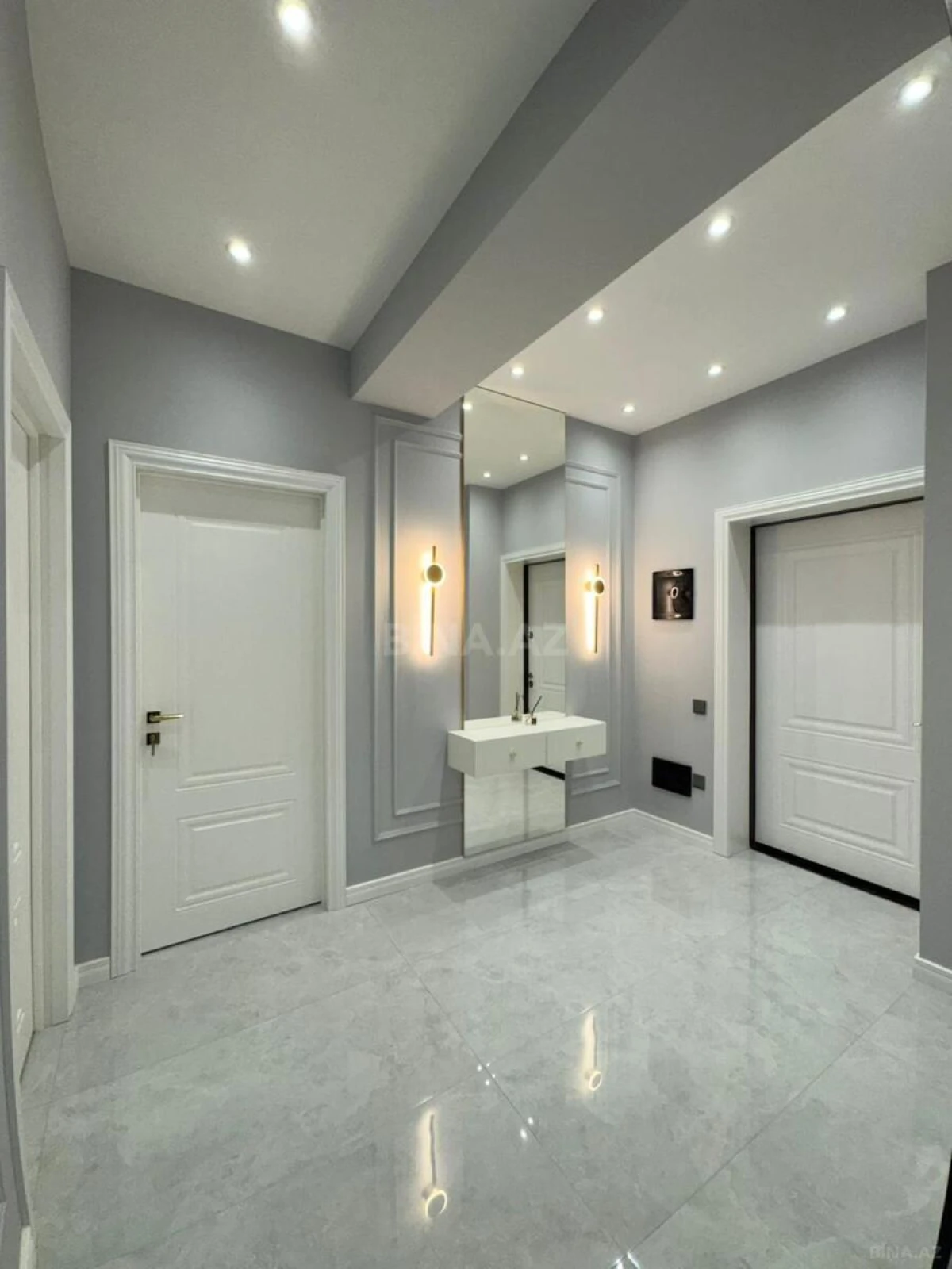 Satılır 3 otaqlı mənzil 97 m²