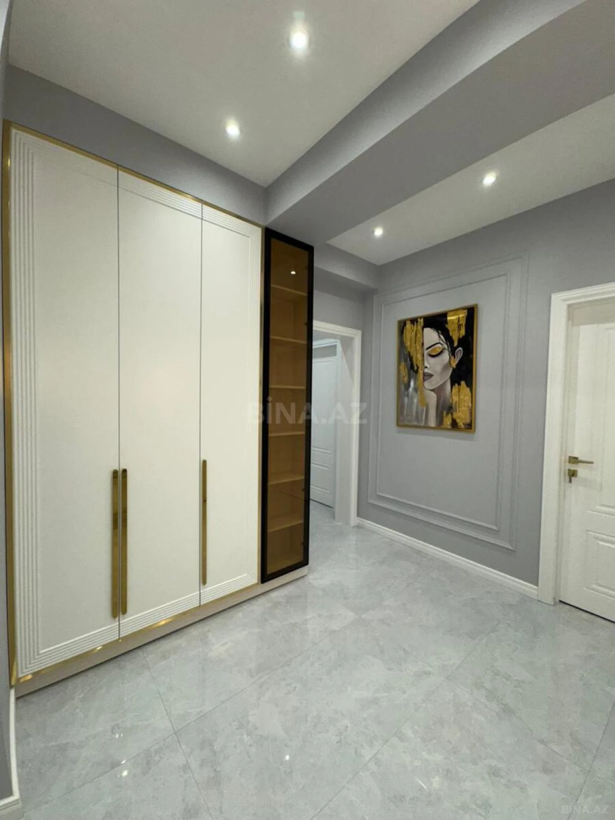 Satılır 3 otaqlı mənzil 97 m²