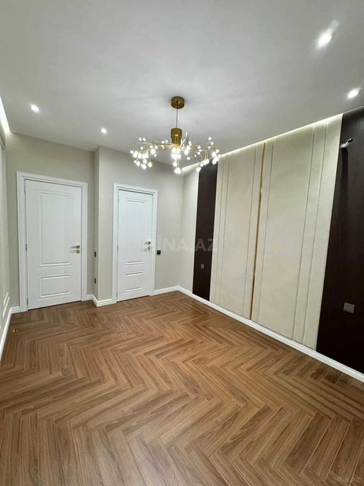 Satılır 3 otaqlı mənzil 97 m²