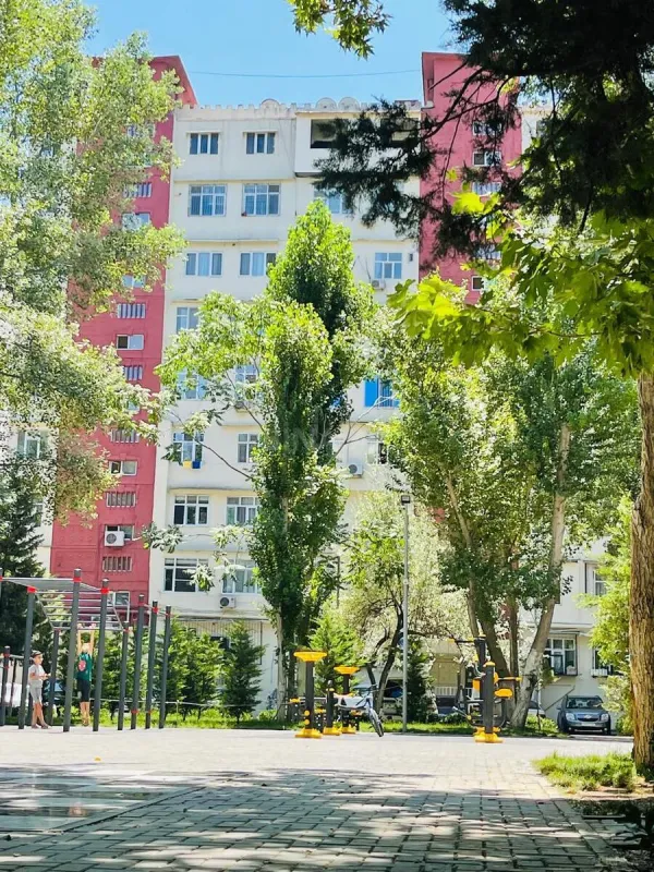 Satılır 4 otaqlı mənzil 110 m²