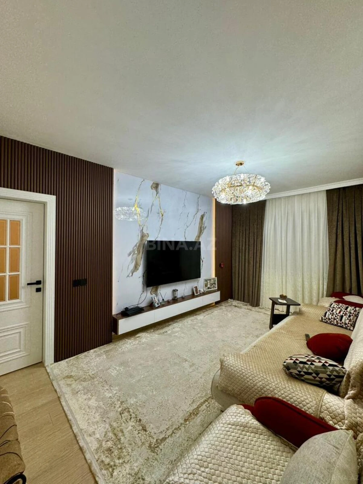 Satılır 4 otaqlı mənzil 110 m²