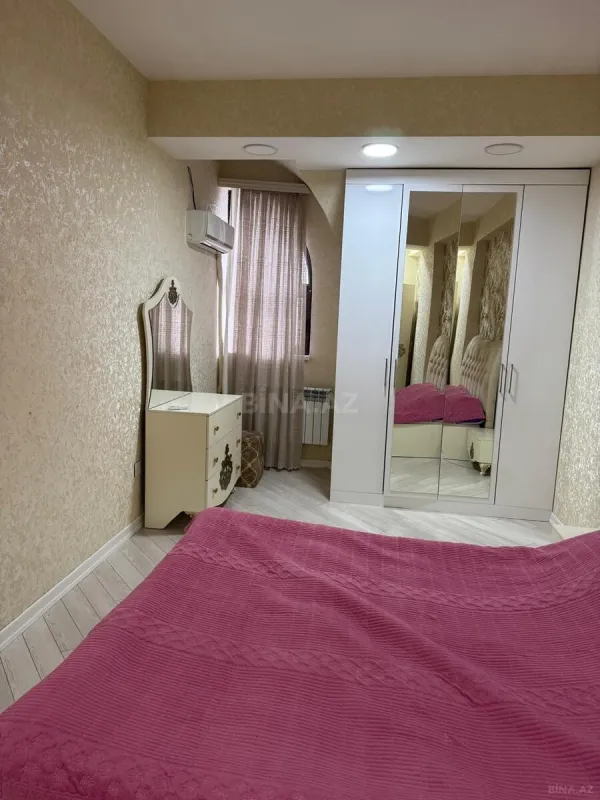 Kirayə verilir 4 otaqlı mənzil 140 m²