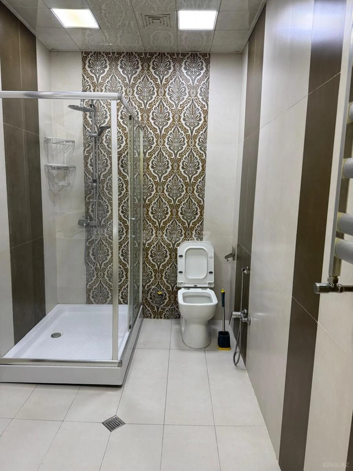 Kirayə verilir 4 otaqlı mənzil 140 m²