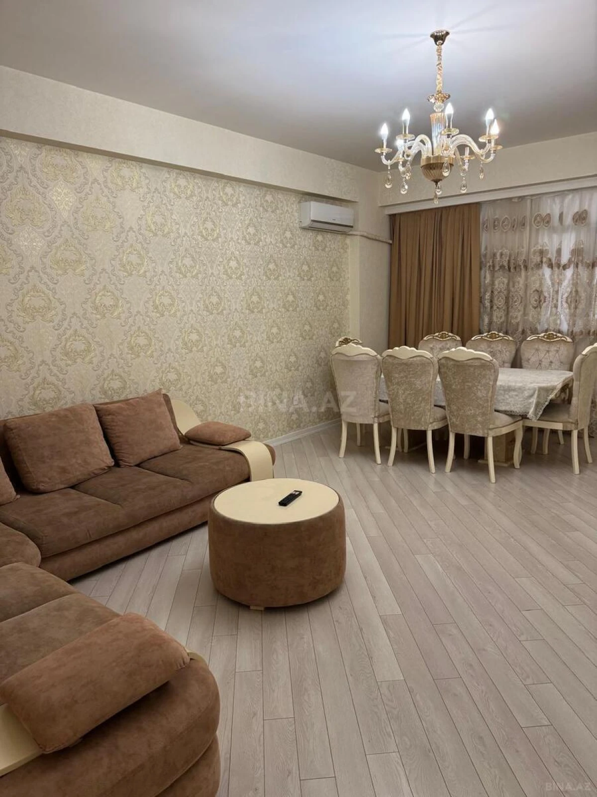 Kirayə verilir 4 otaqlı mənzil 140 m²