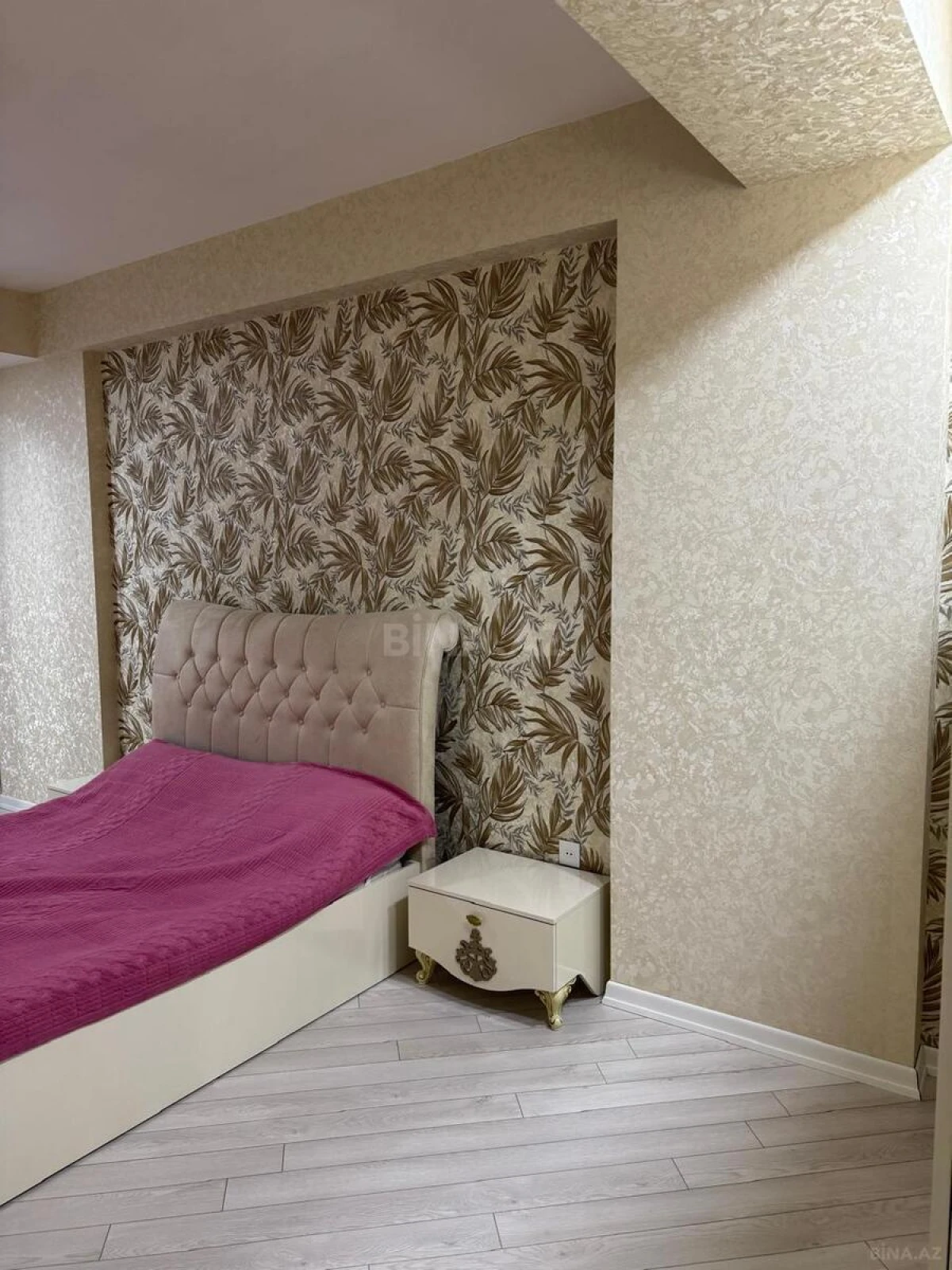 Kirayə verilir 4 otaqlı mənzil 140 m²