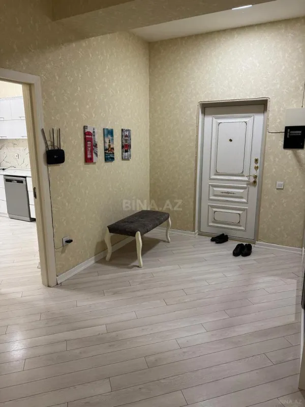 Kirayə verilir 4 otaqlı mənzil 140 m²