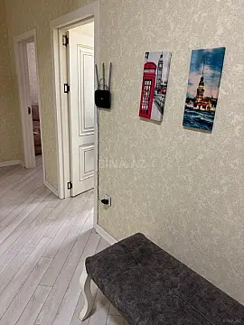 Kirayə verilir 4 otaqlı mənzil 140 m²