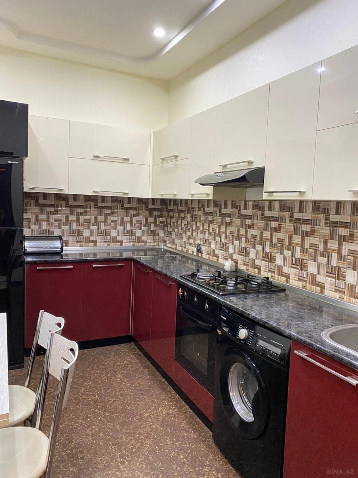 Kirayə verilir 2 otaqlı mənzil 90 m²