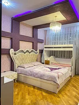 Kirayə verilir 2 otaqlı mənzil 90 m²