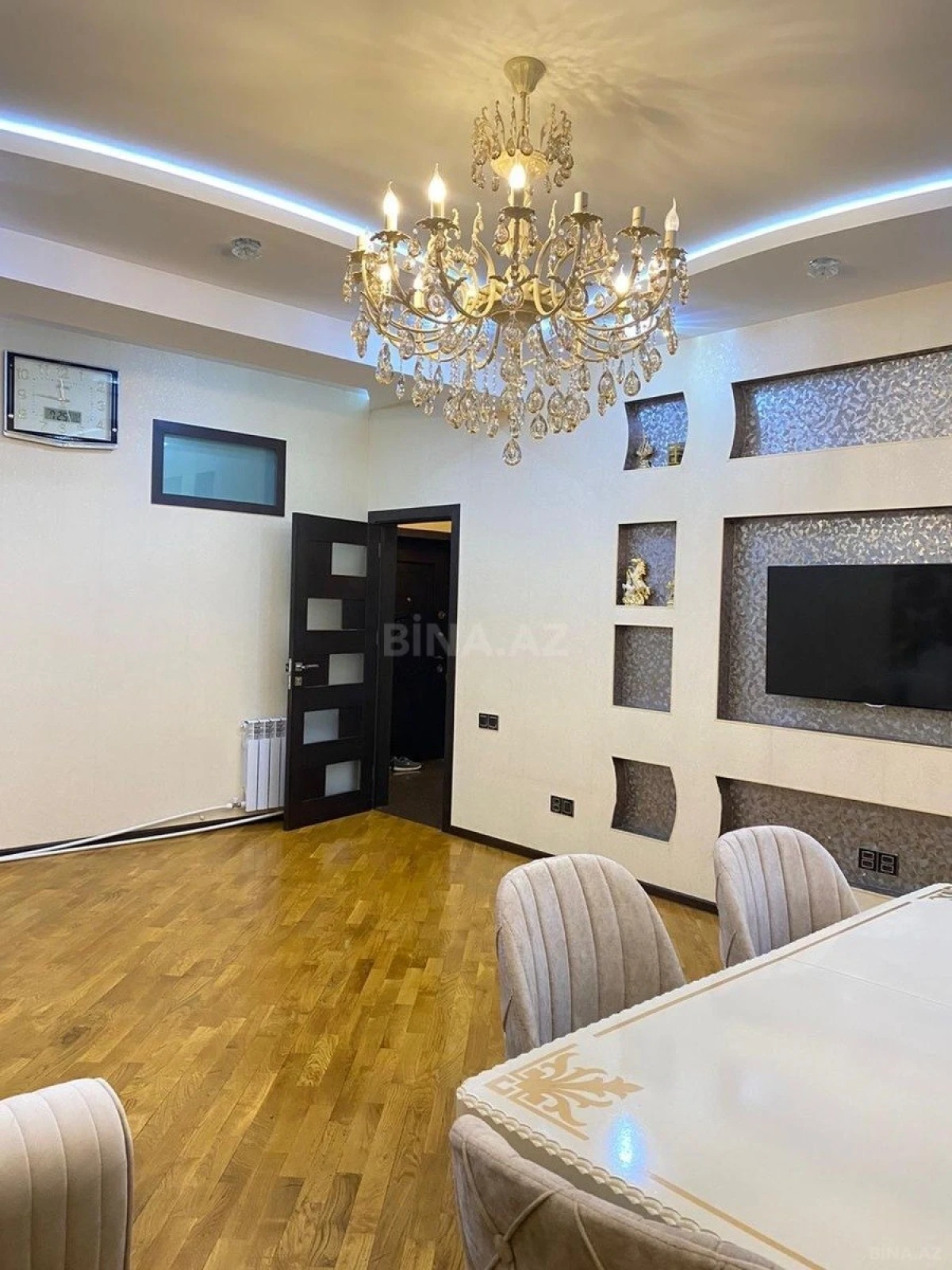 Kirayə verilir 2 otaqlı mənzil 90 m²