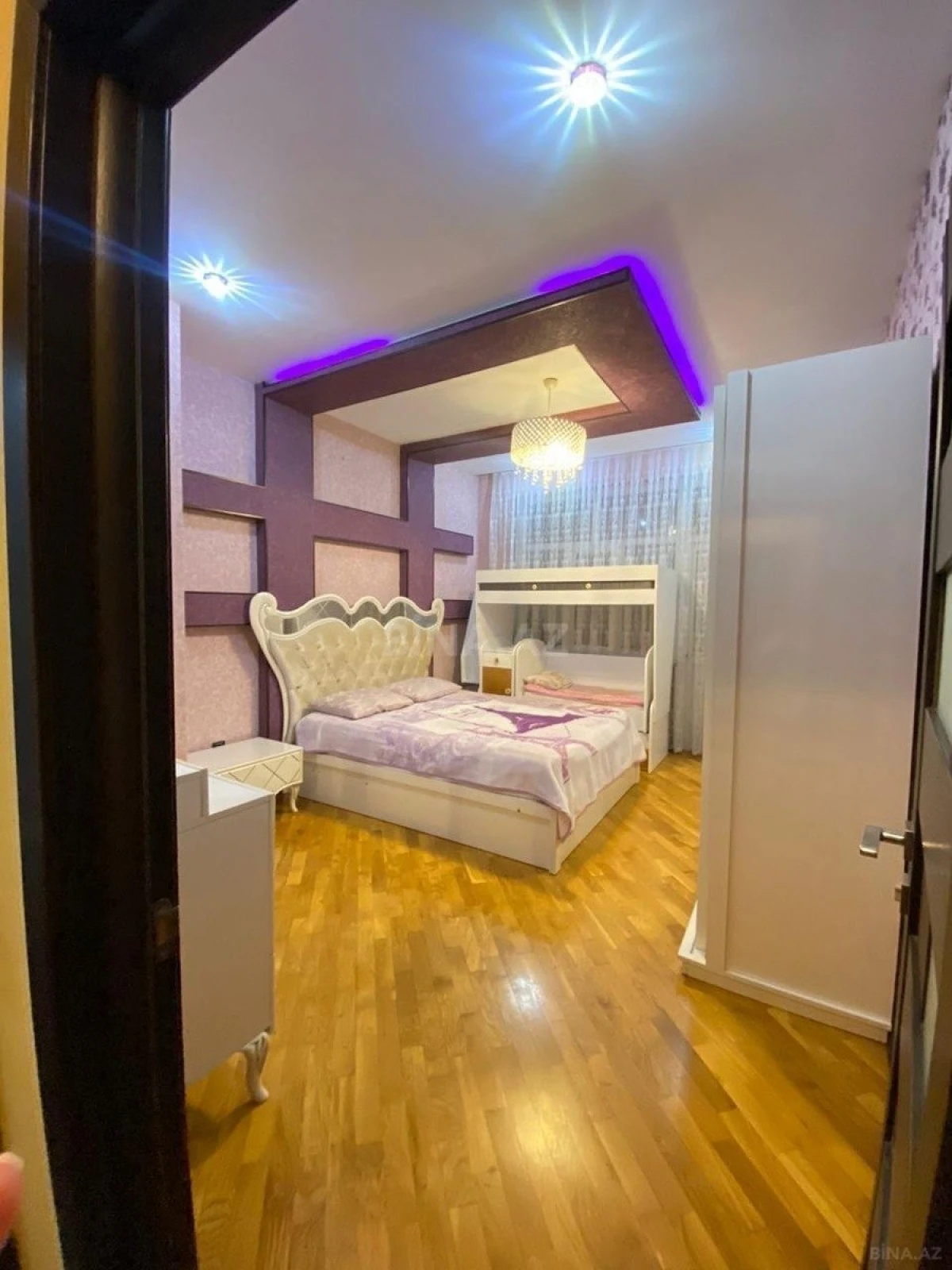 Kirayə verilir 2 otaqlı mənzil 90 m²