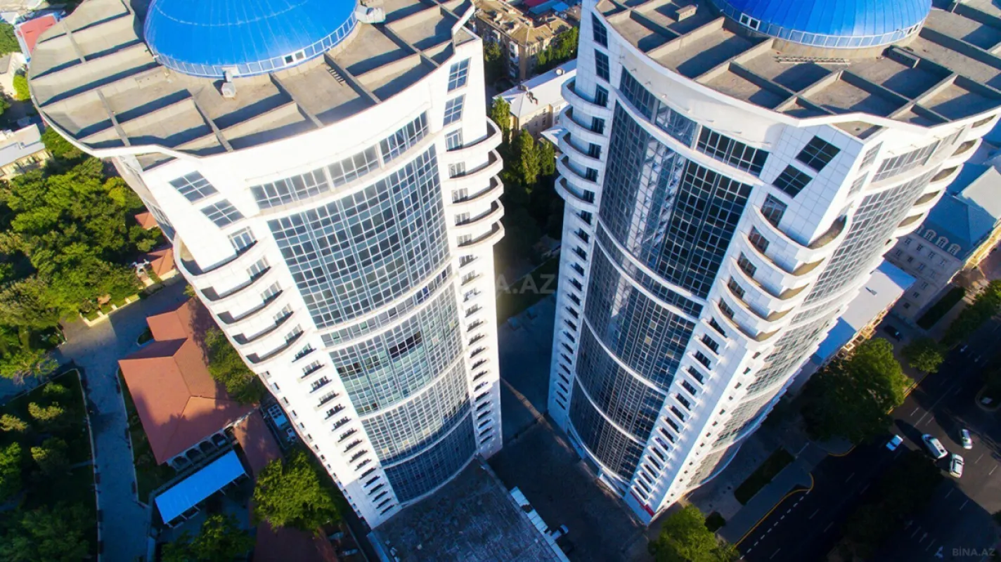 Satılır 3 otaqlı mənzil 160 m²