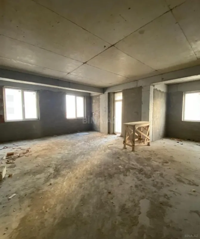 Satılır 3 otaqlı mənzil 160 m²