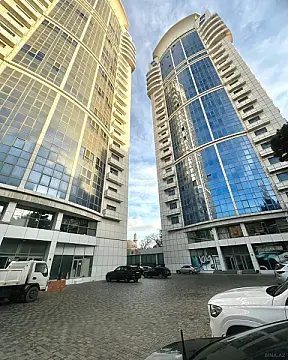 Satılır 3 otaqlı mənzil 160 m²