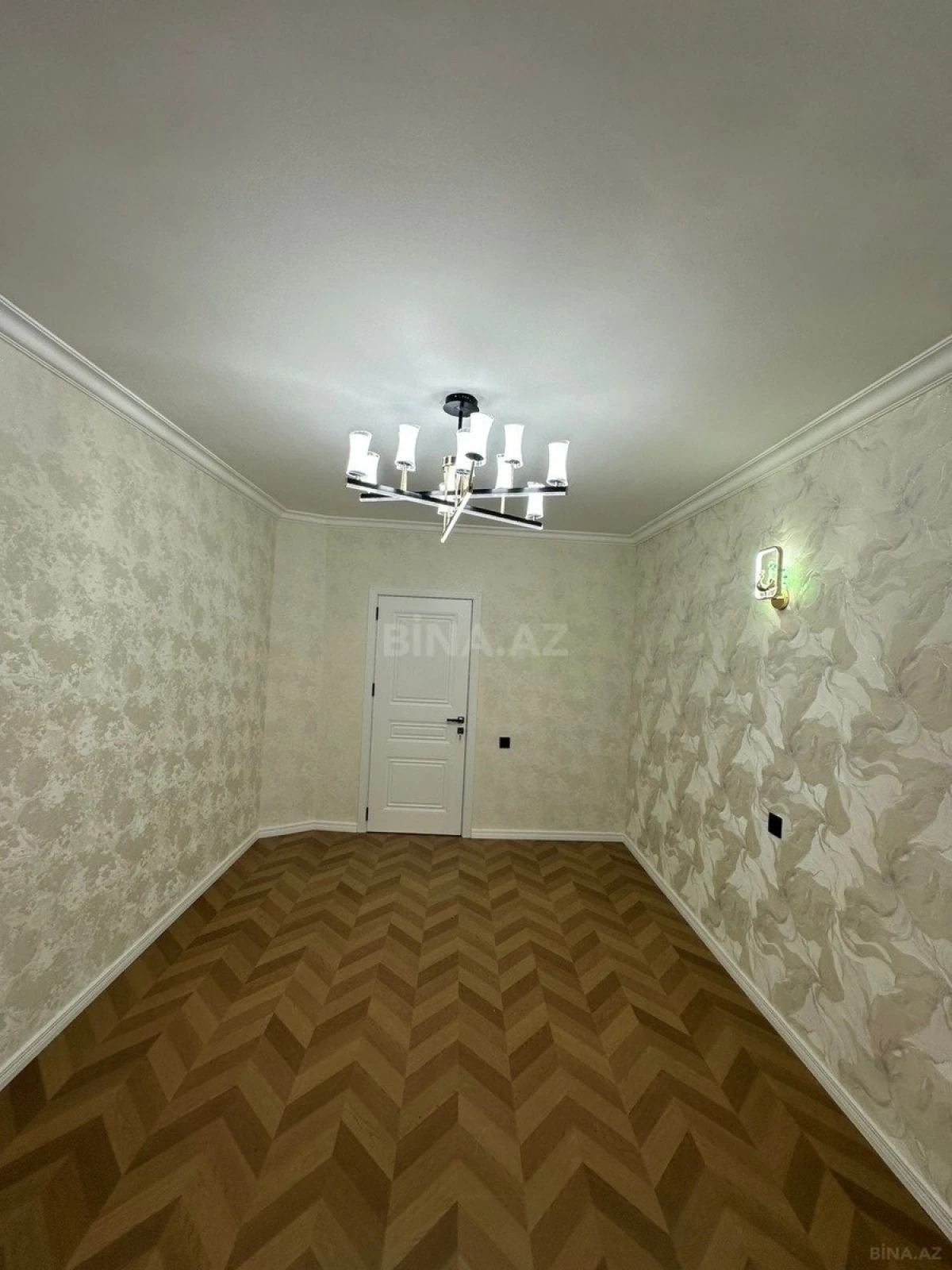 Satılır 3 otaqlı mənzil 82 m²