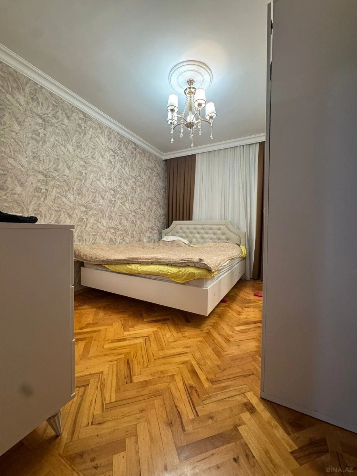 Satılır 3 otaqlı mənzil 82 m²