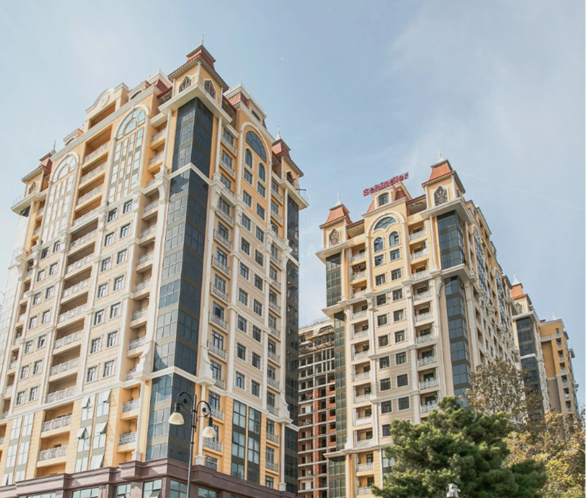 Satılır 3 otaqlı mənzil 121 m²