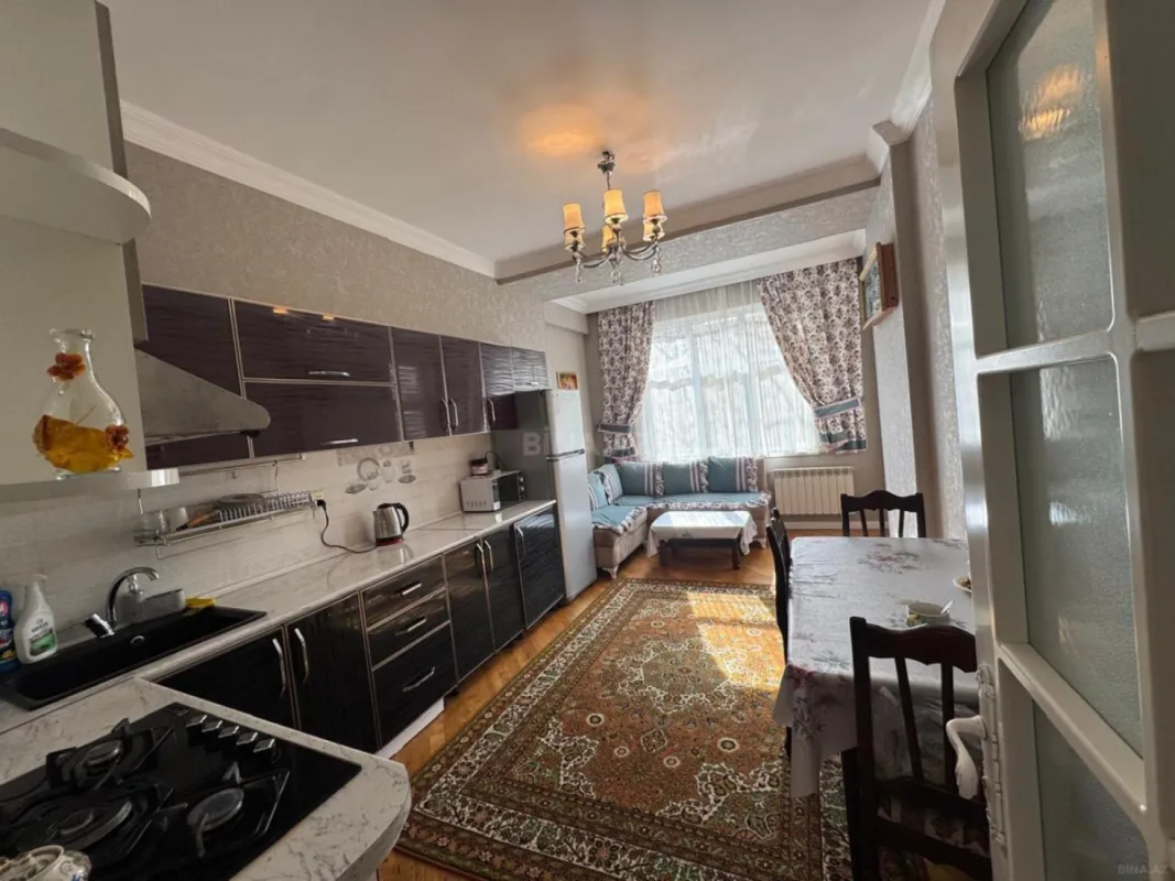Kirayə verilir 3 otaqlı mənzil 125 m²