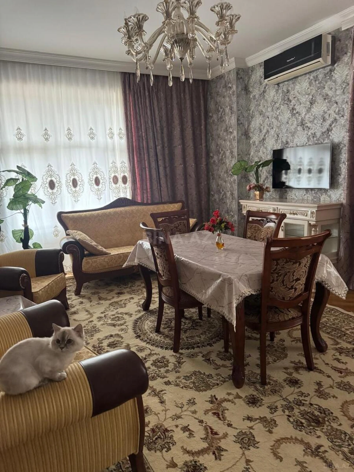 Kirayə verilir 3 otaqlı mənzil 125 m²