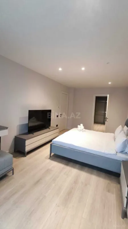 Kirayə verilir 2 otaqlı mənzil 101 m²