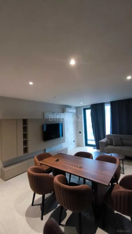 Kirayə verilir 2 otaqlı mənzil 101 m²