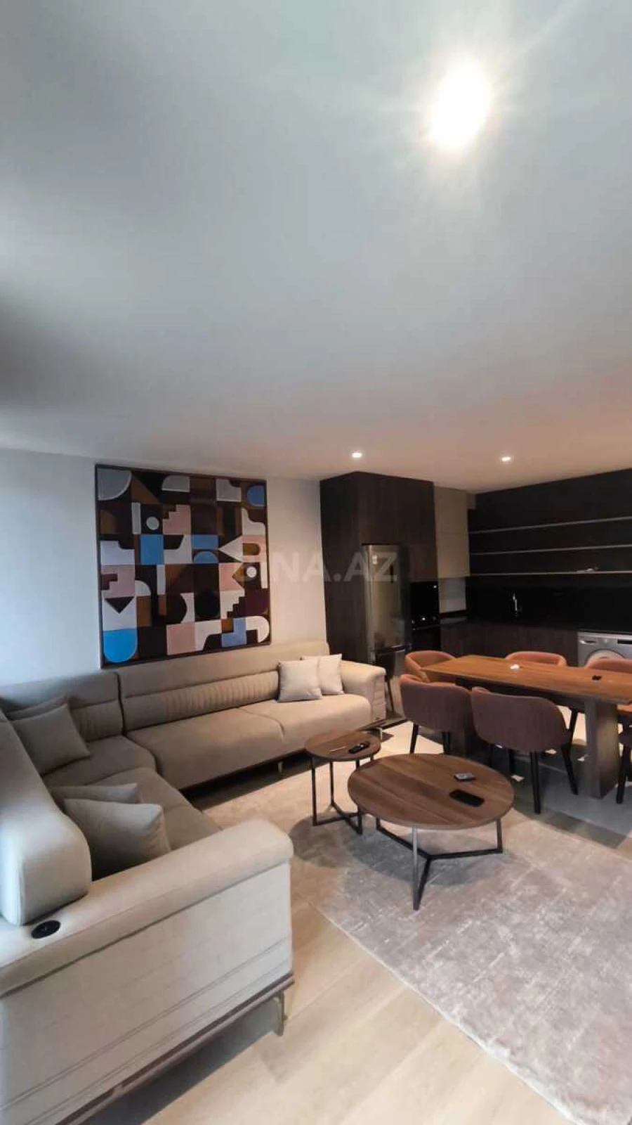 Kirayə verilir 2 otaqlı mənzil 101 m²