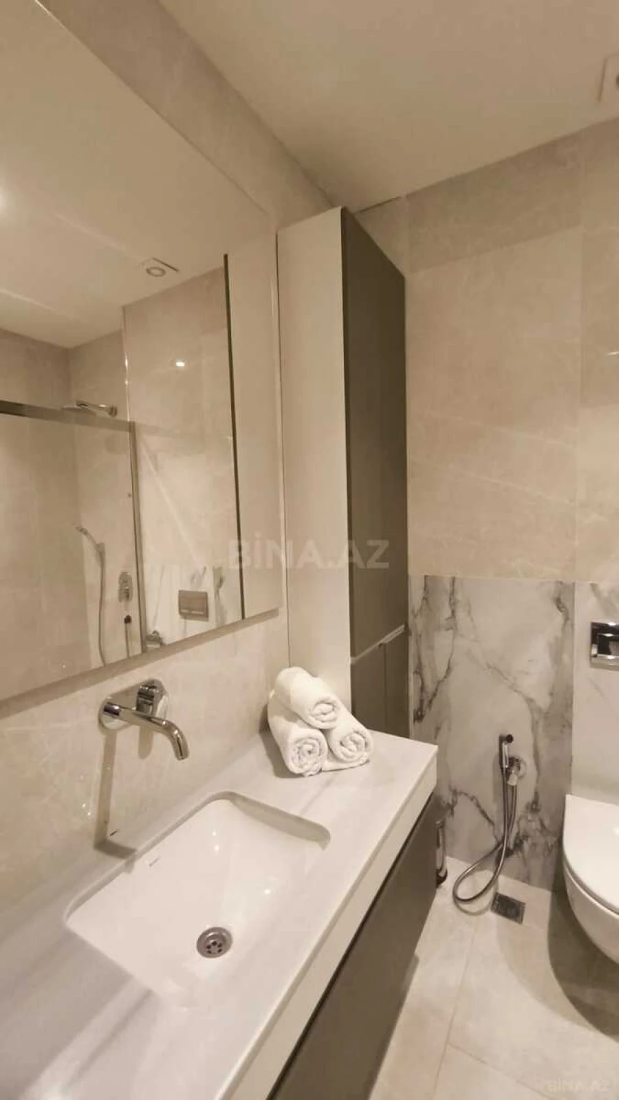 Kirayə verilir 2 otaqlı mənzil 101 m²